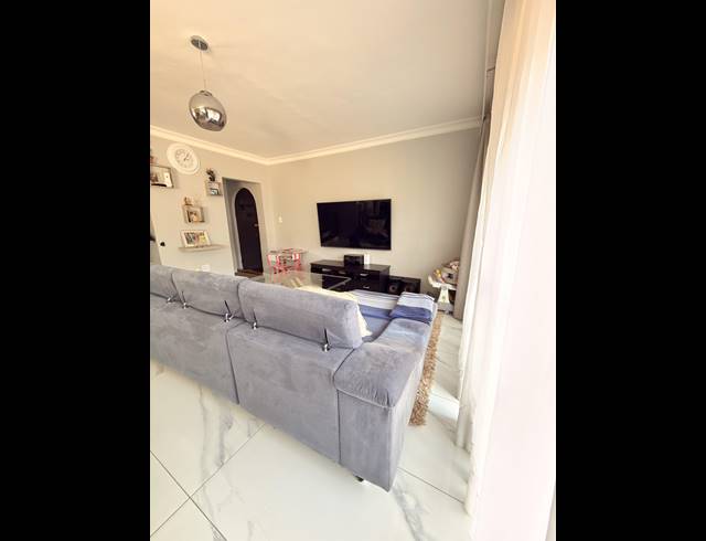 3 BEDROOM DUPLEX FOR SALE IN EDLEEN